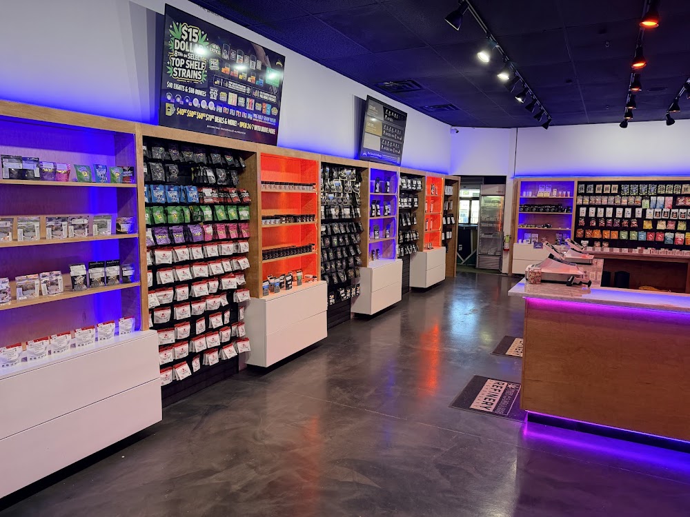 The Cannabis Refinery - Edmond 24/7 Drive Thru photo 8