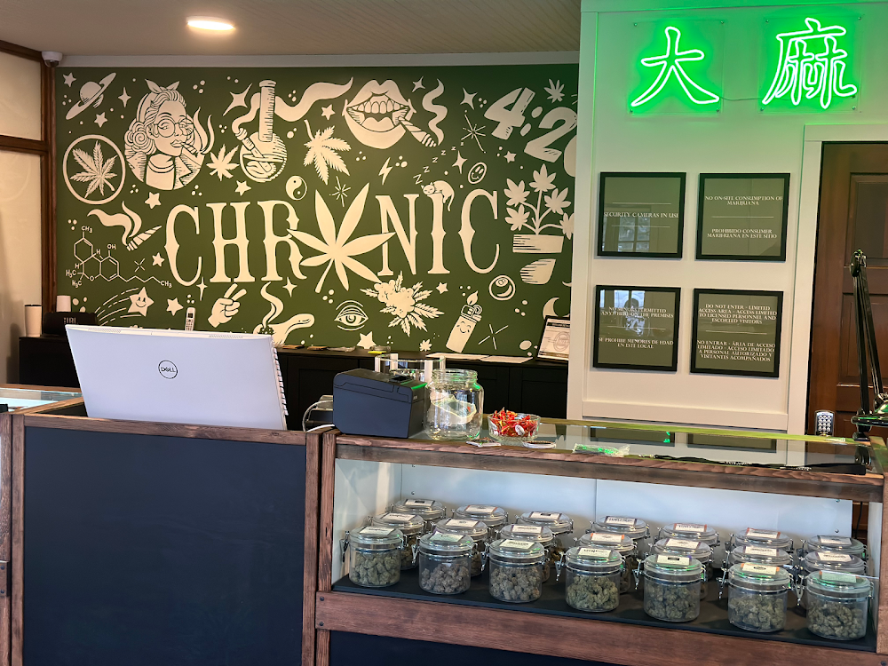The Chronic On Commercial photo 1