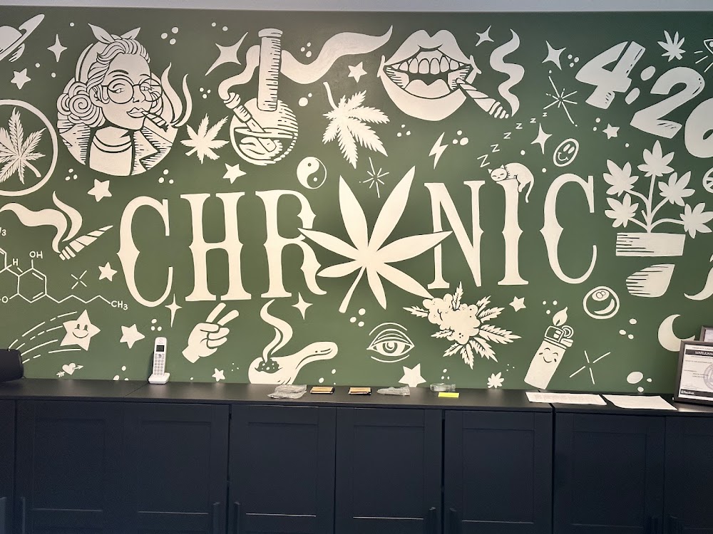 The Chronic On Commercial photo 8