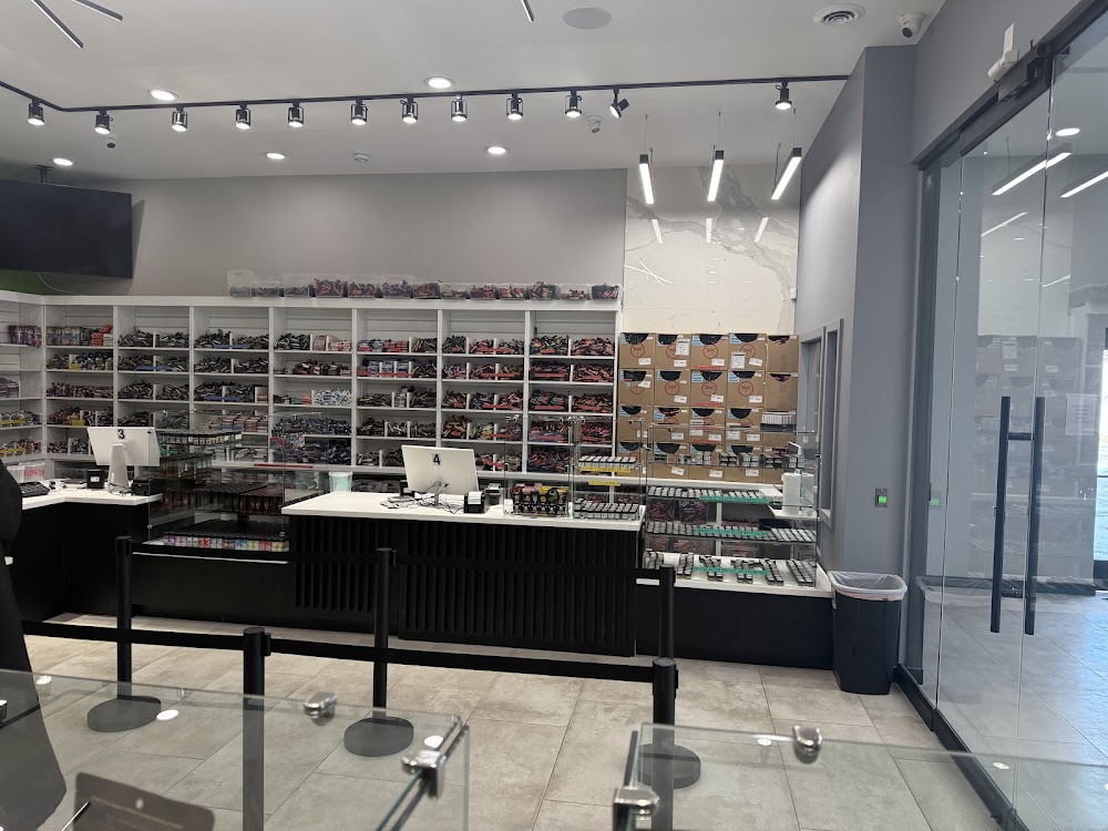 Top Cannabis Outlet Rr photo 2