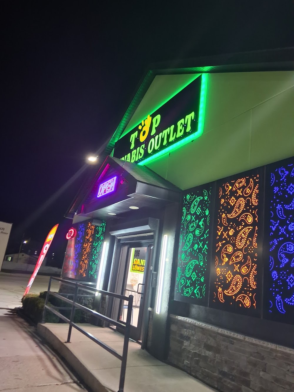 Top Cannabis Outlet Rr photo 4