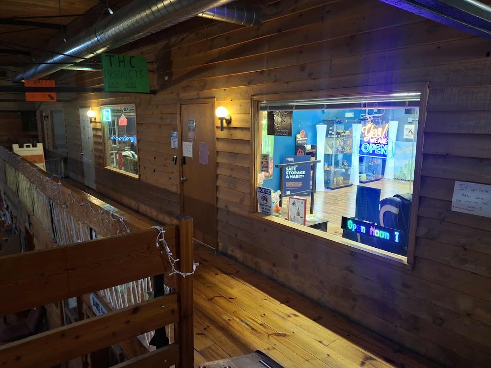 Two Harbors Cannabis photo 1