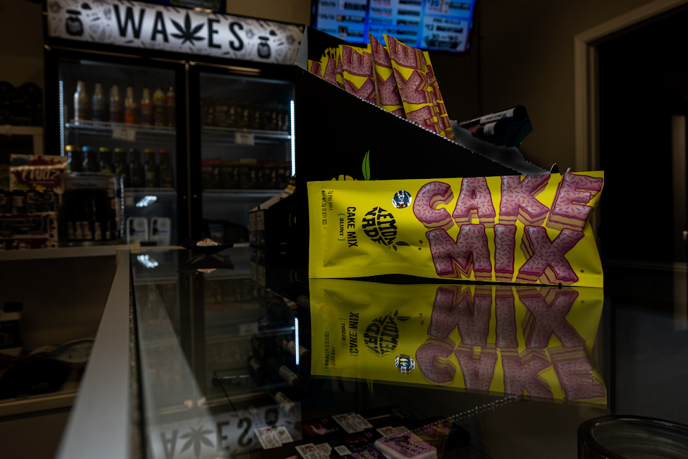Waves Cannabis CO photo 1