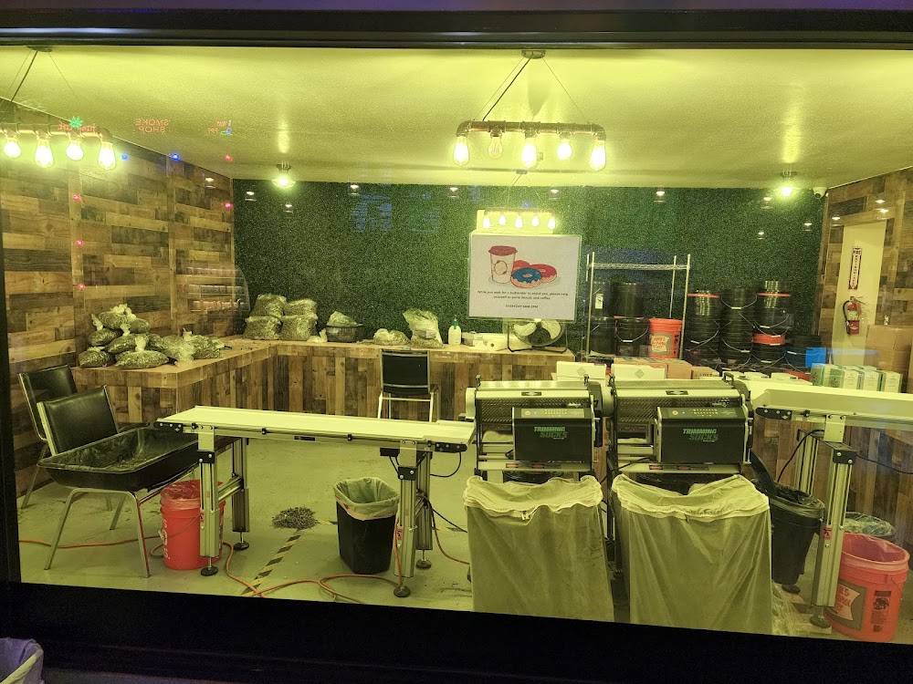 Xzibit's West Coast Cannabis Chatsworth photo 6